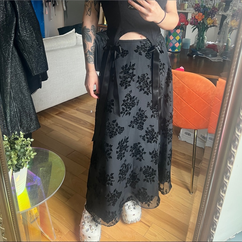 Flocked black maxi skirt